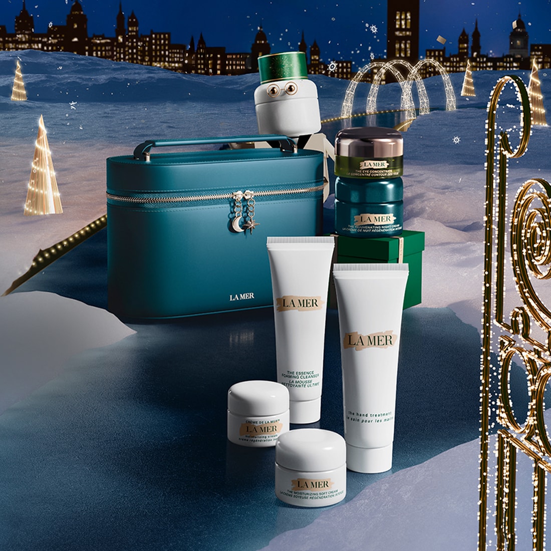 With $450+ purchases, receive a 5-Piece Gift Set worth $290*. With $700+ purchases, receive an additional 2 Deluxe Minis worth $250*. 