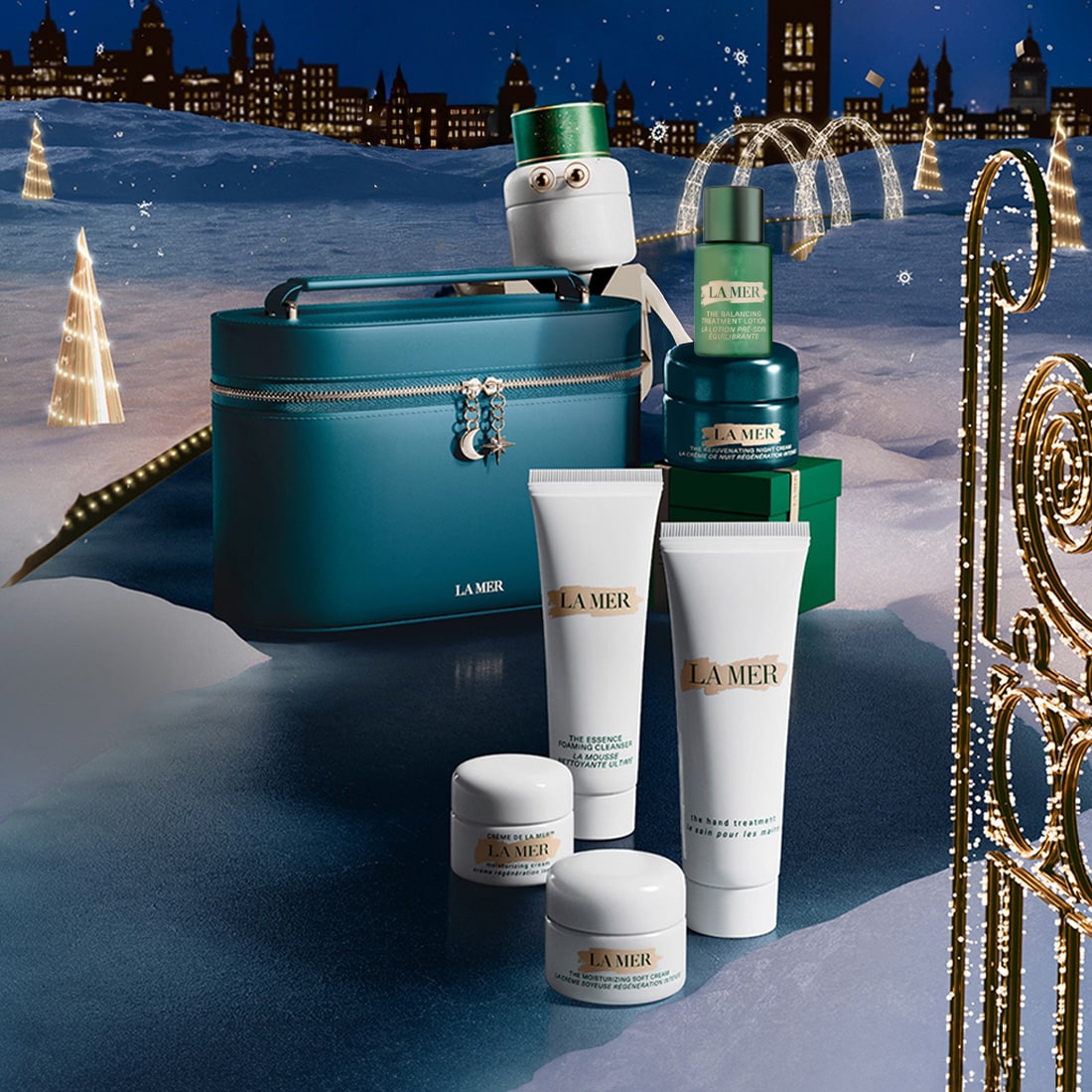 With $450+ purchases, receive a 5-Piece Gift Set worth $290*. With $700+ purchases, receive an additional 2 Deluxe Minis worth $155*. 