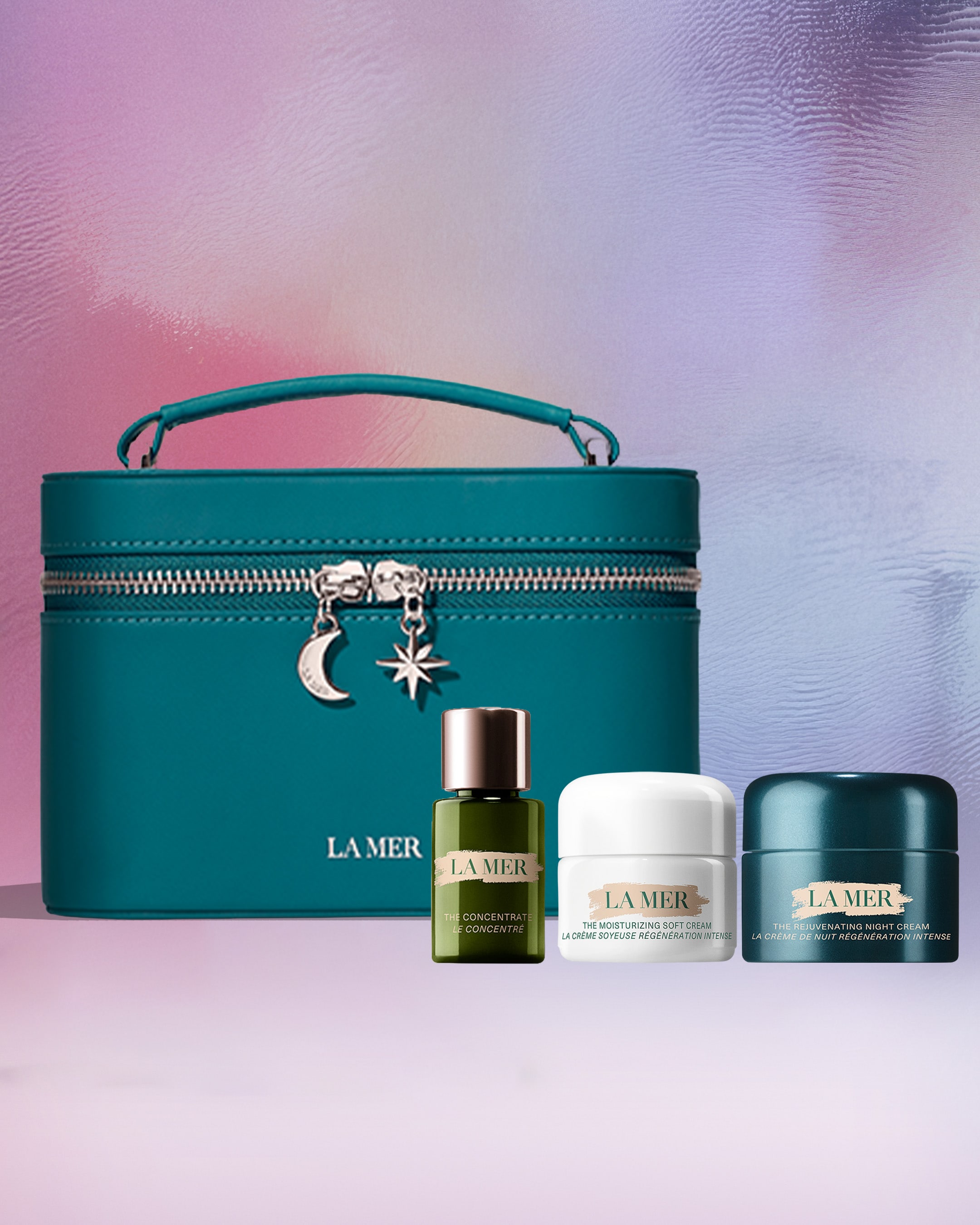 Selection of La Mer deluxe minis in a festive setting